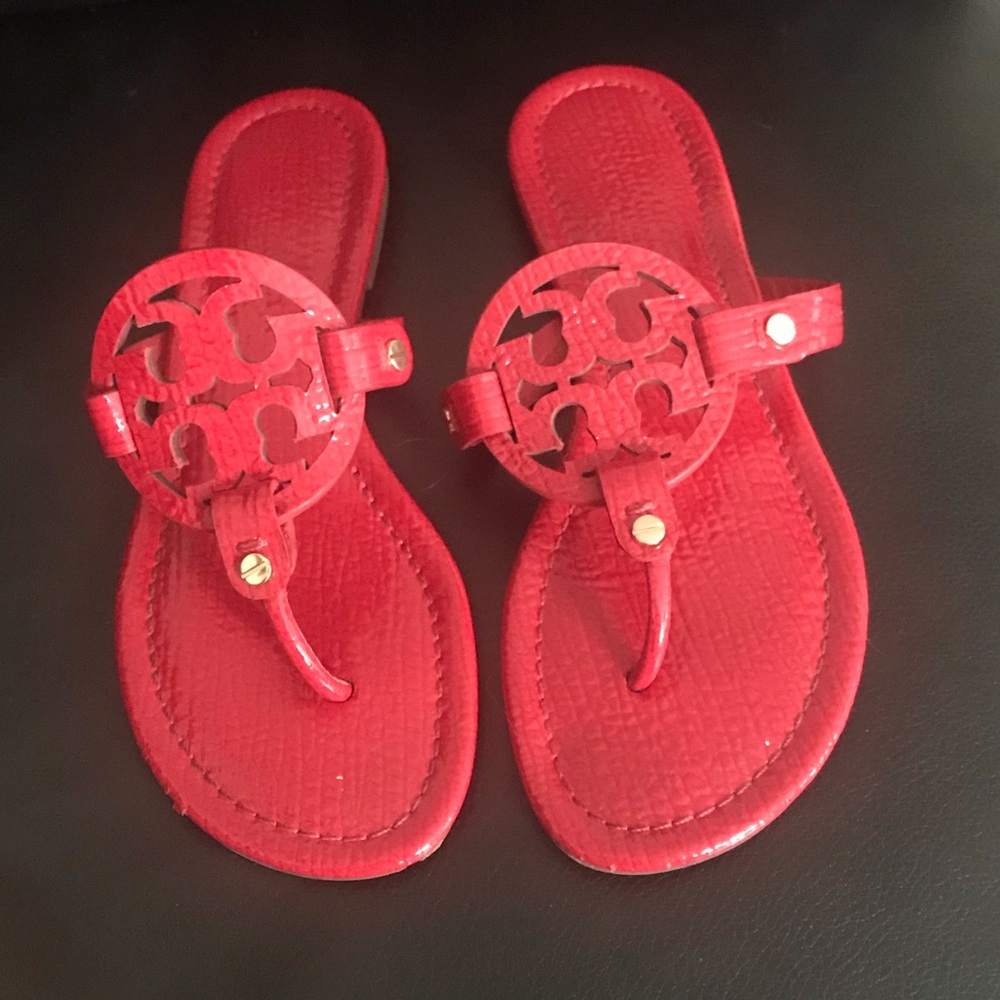 ❤️SOLD❤️Tory Burch Maple Flower Miller